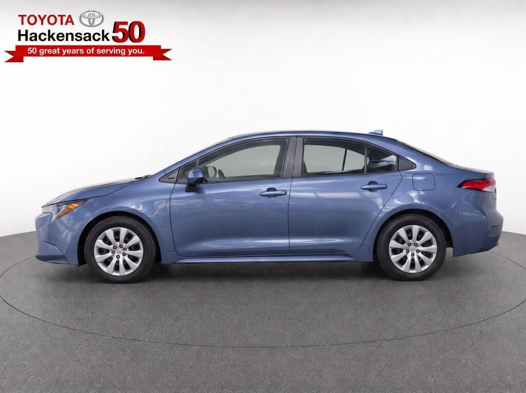 Used 2025 Toyota Corolla LE FWD image 6