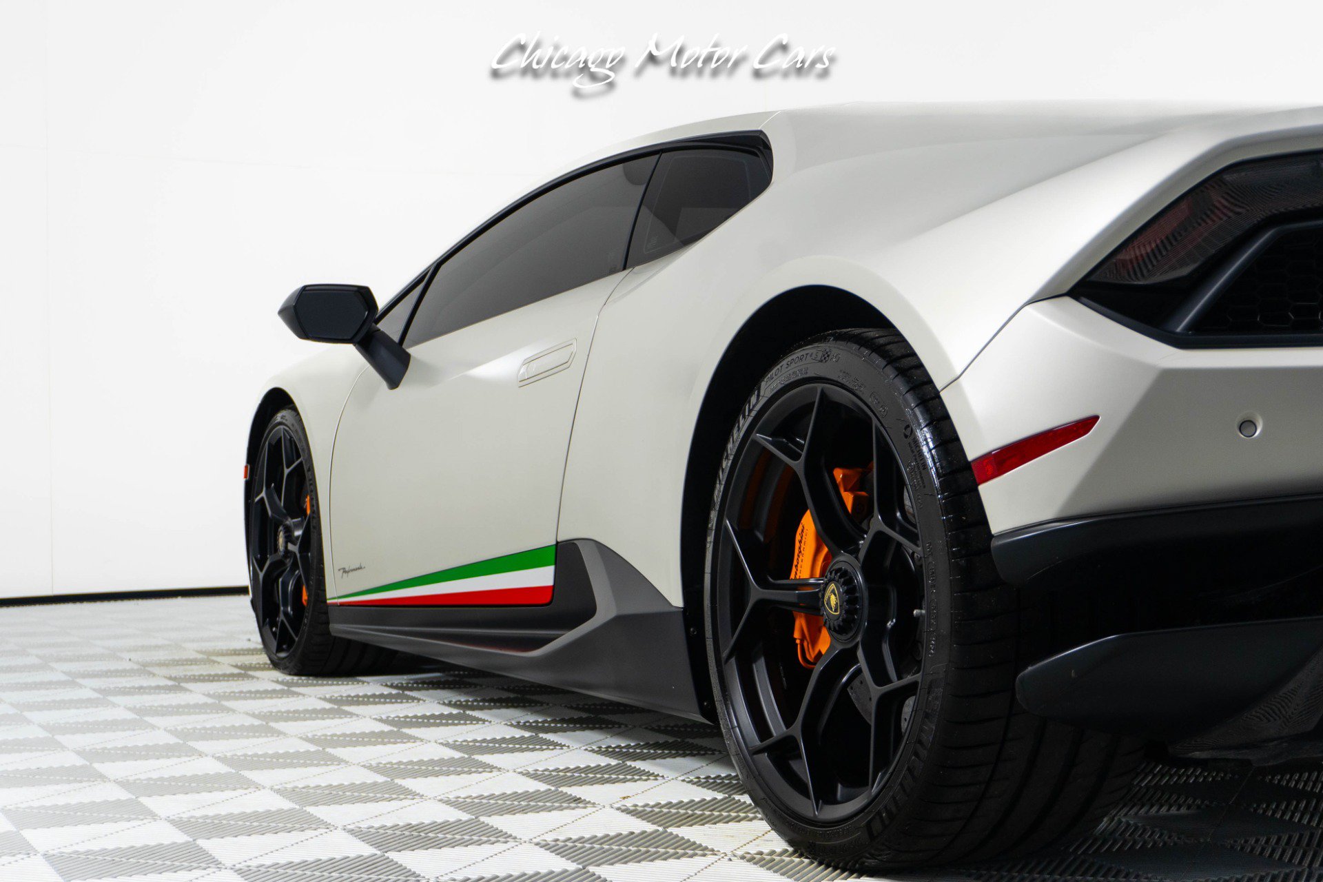 Used 2018 Lamborghini Huracan AWD/4WD image 19