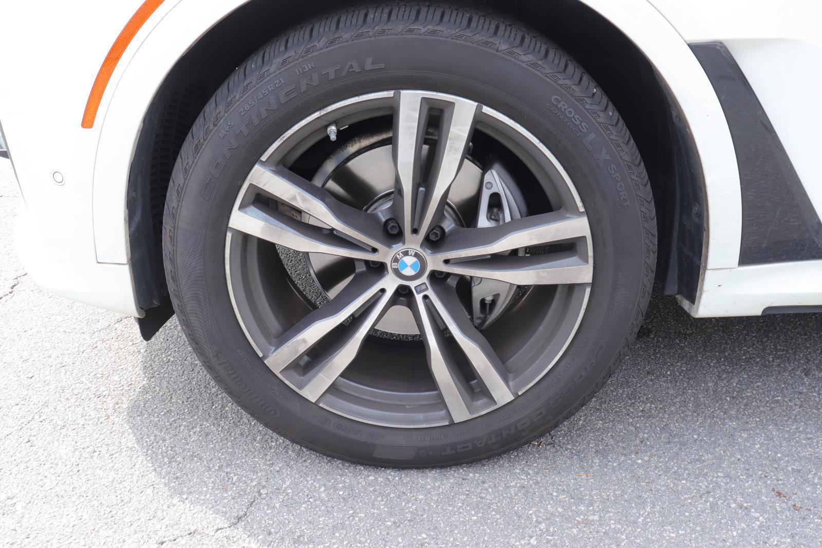 Used 2022 BMW X7 xDrive40i w/ M Sport Package AWD/4WD image 10