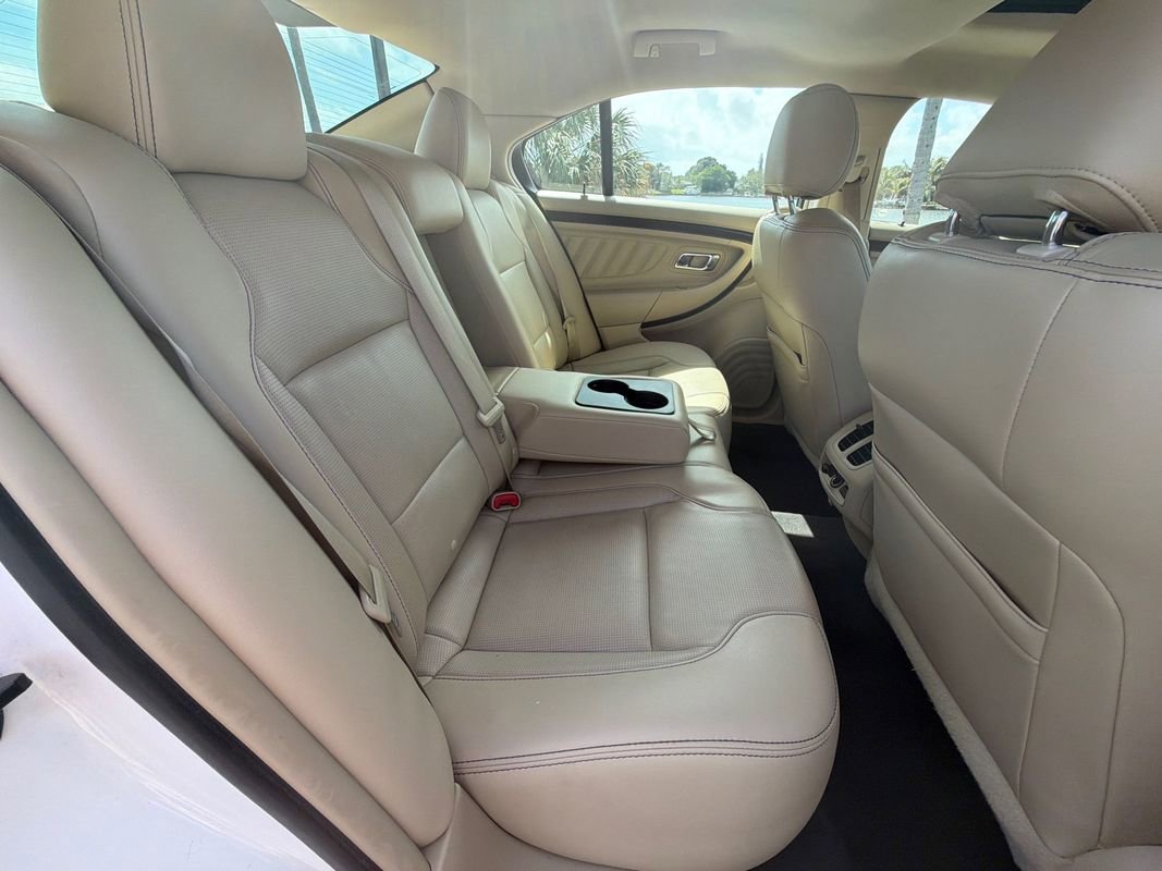 Used 2018 Ford Taurus Limited image 15