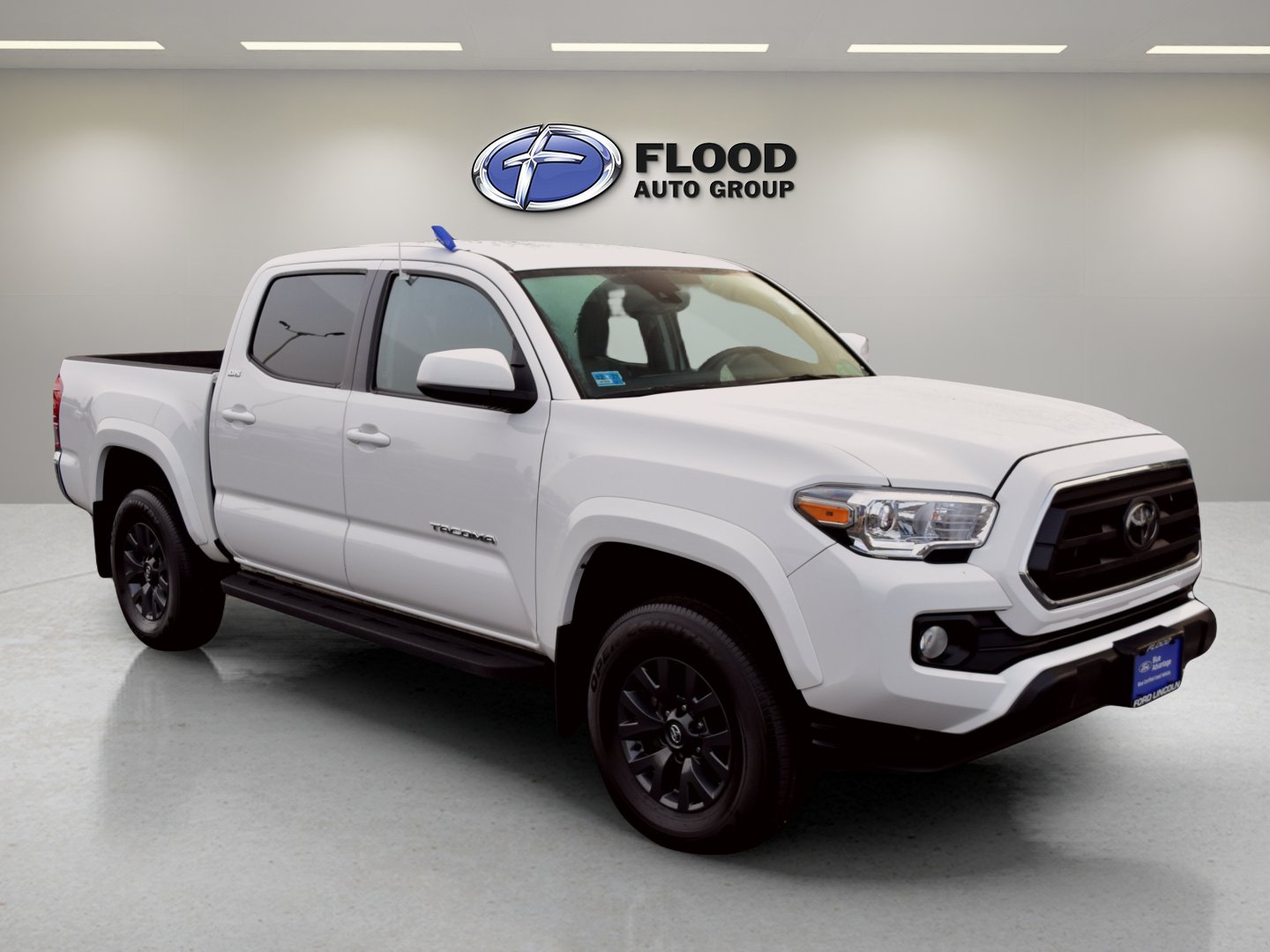 Used 2023 Toyota Tacoma SR5 AWD/4WD image 1