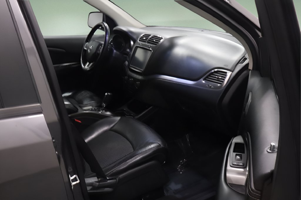 Used 2020 Dodge Journey Crossroad FWD image 15