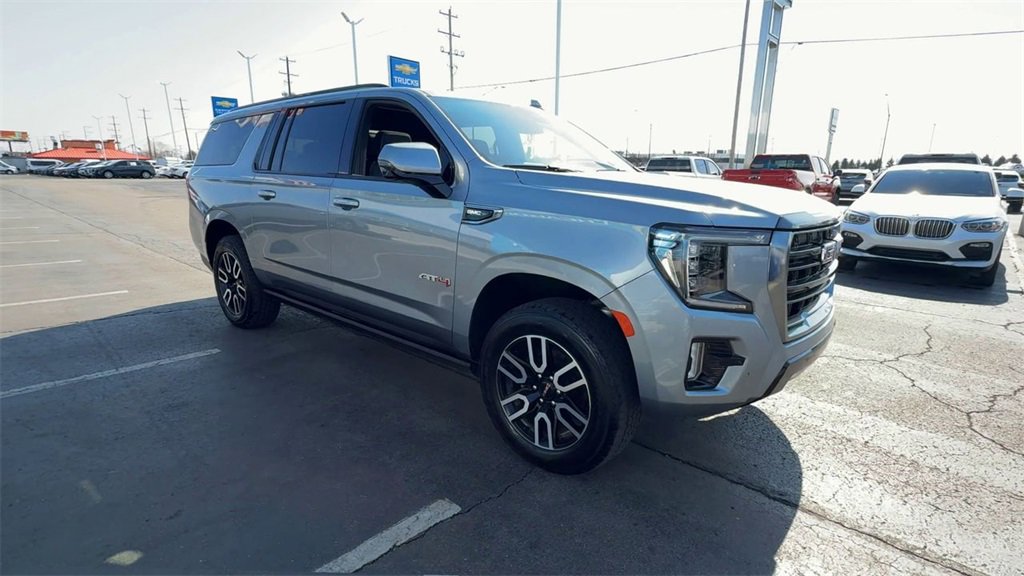 Used 2023 GMC Yukon XL AT4 w/ AT4 Premium Plus Package image 2