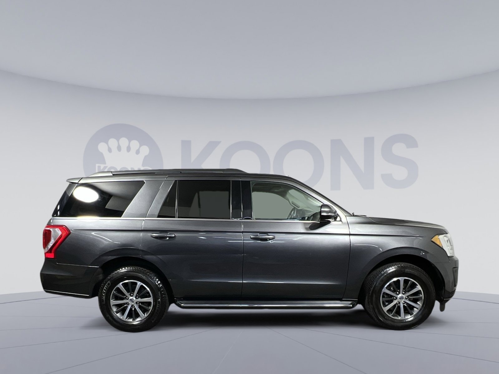 Used 2020 Ford Expedition XLT w/ Equipment Group 202A AWD/4WD image 12