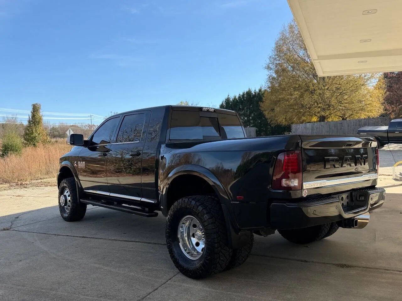 Used 2018 RAM 3500 Laramie Longhorn image 4