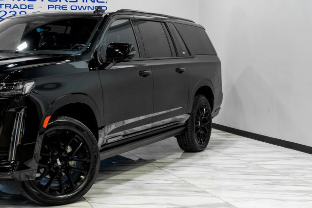 Used 2022 Cadillac Escalade ESV Sport Platinum w/ Heavy-Duty Trailer Package AWD/4WD image 8