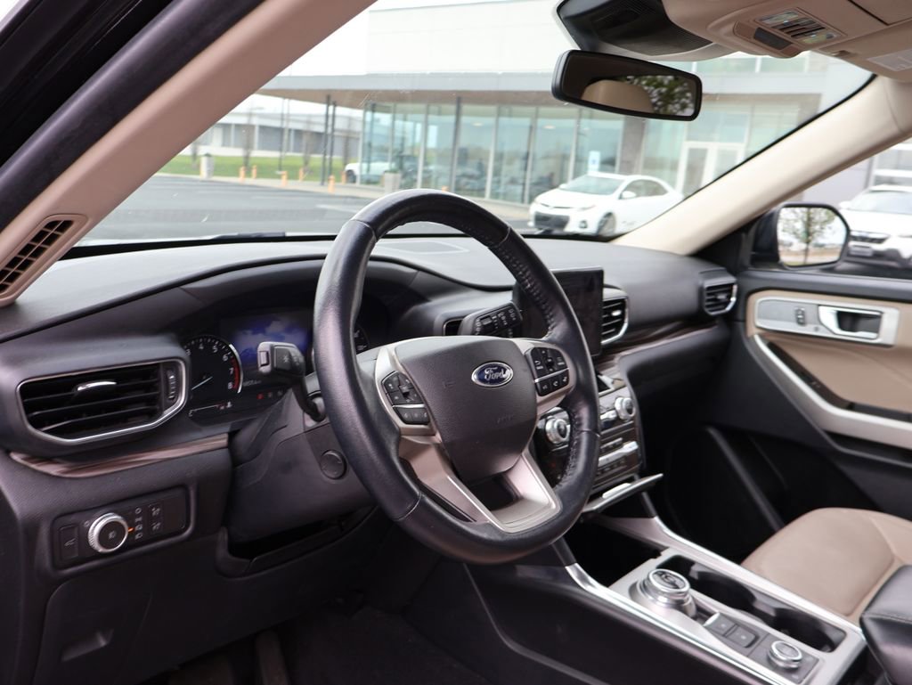 Used 2022 Ford Explorer Limited w/ Equipment Group 301A image 20