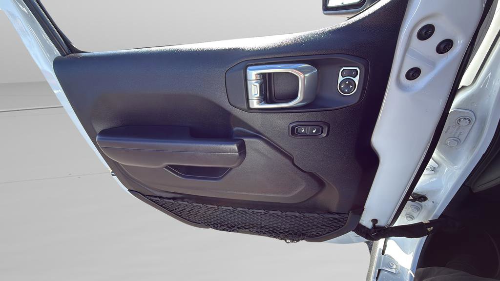 Used 2021 Jeep Gladiator Willys image 34