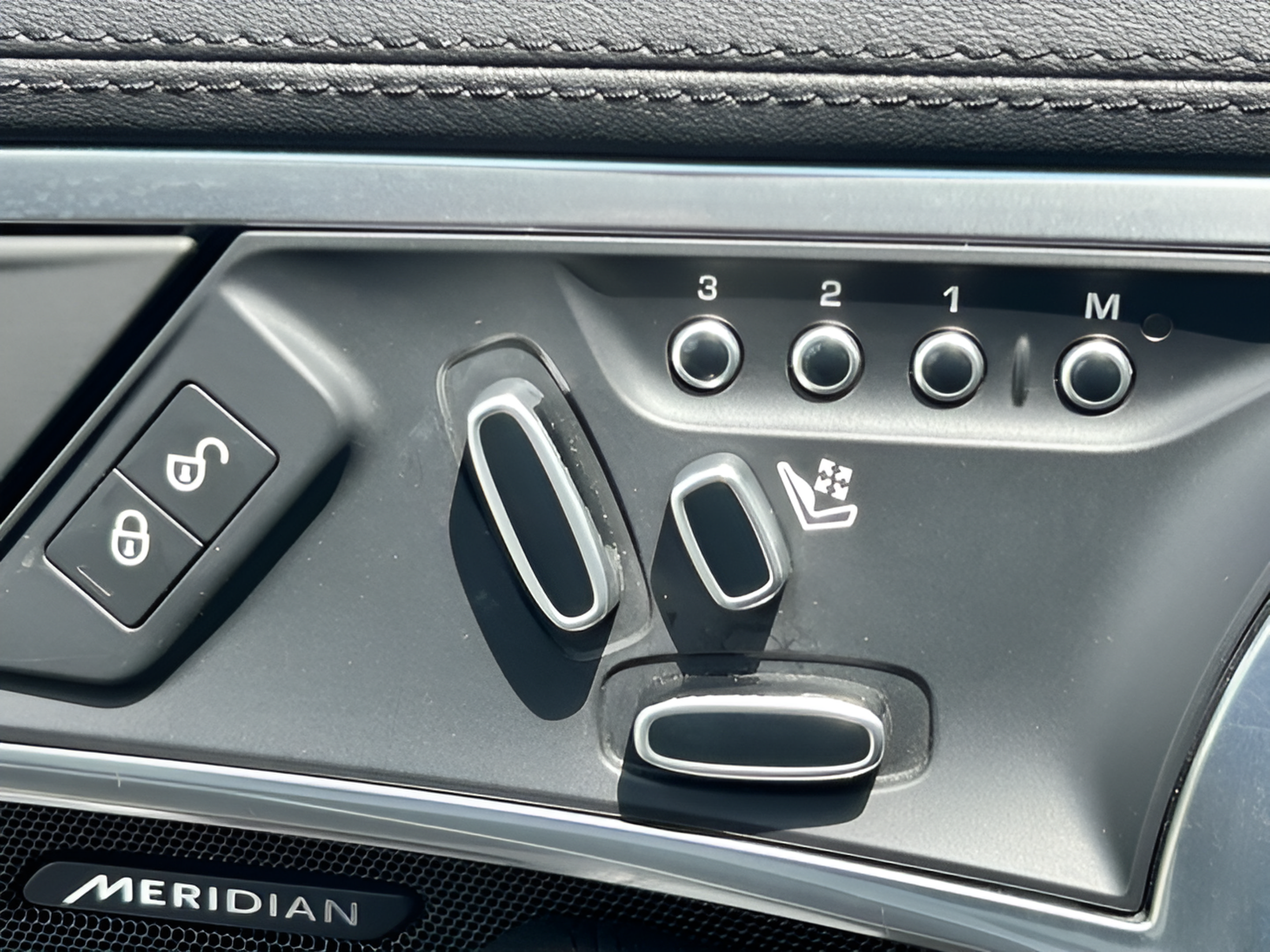 Used 2019 Jaguar F-TYPE Coupe RWD image 24
