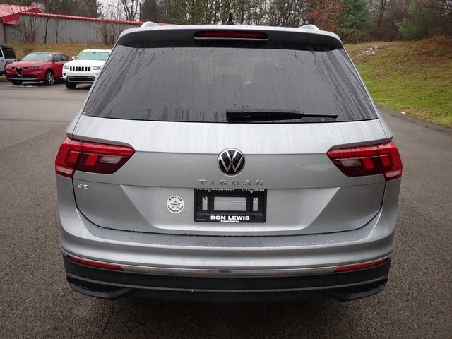 Used 2022 Volkswagen Tiguan SE image 4