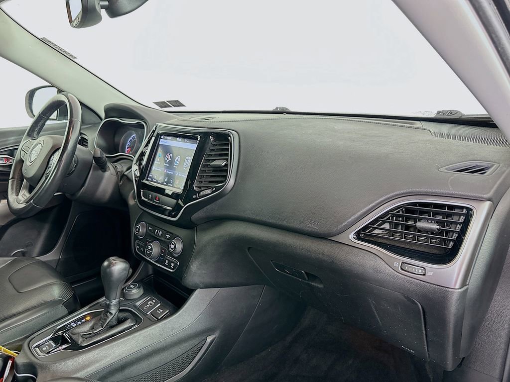 Used 2019 Jeep Cherokee Limited image 28
