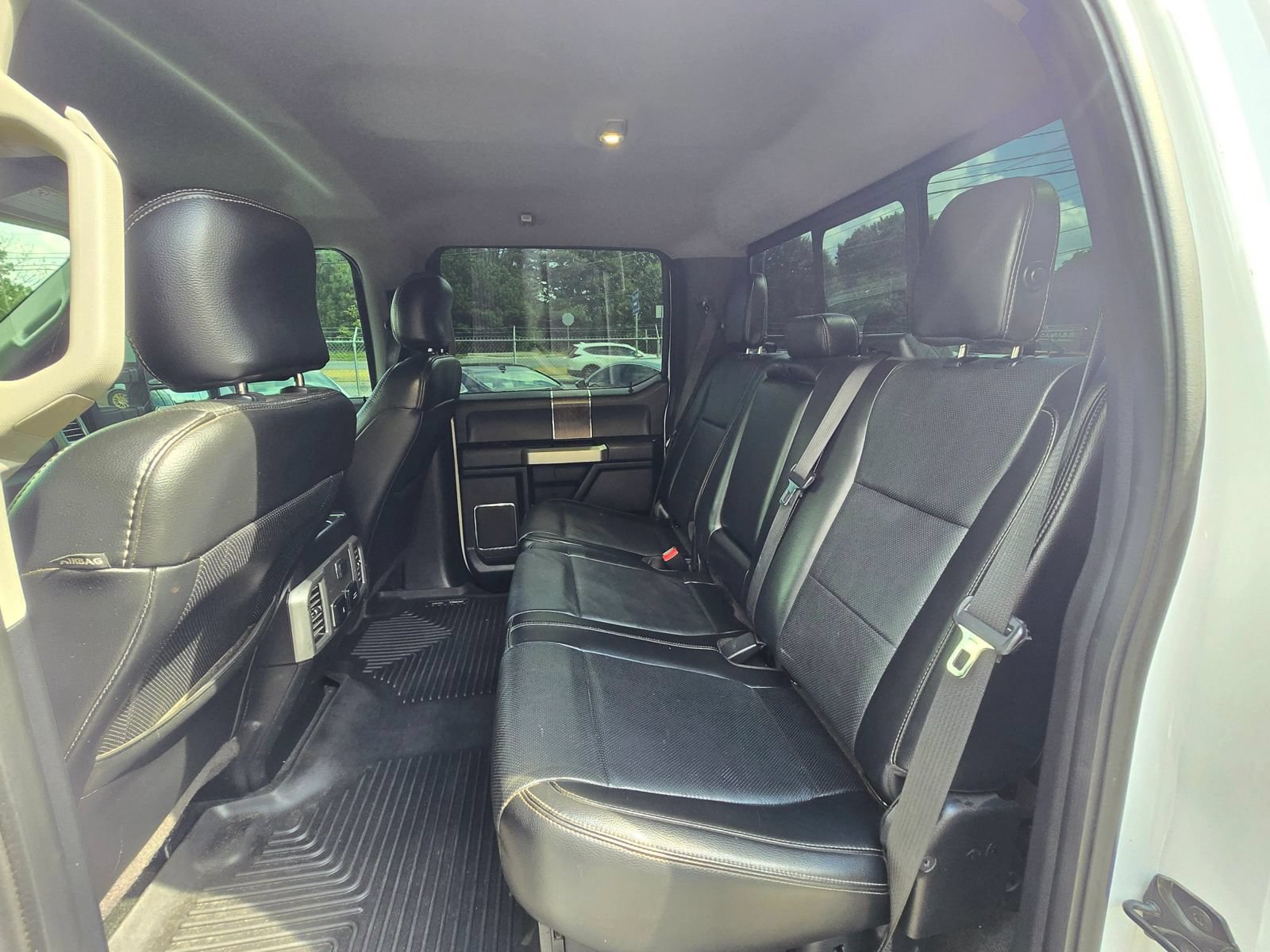 Used 2017 Ford F250 Lariat w/ Lariat Value Package AWD/4WD image 9