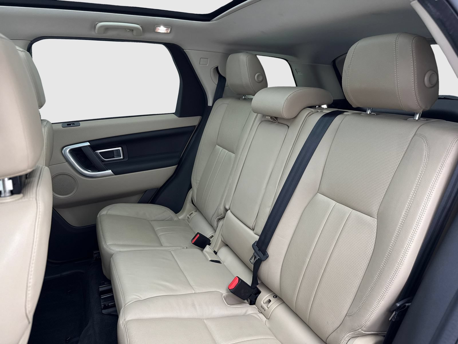 Used 2019 Land Rover Discovery Sport AWD/4WD image 37