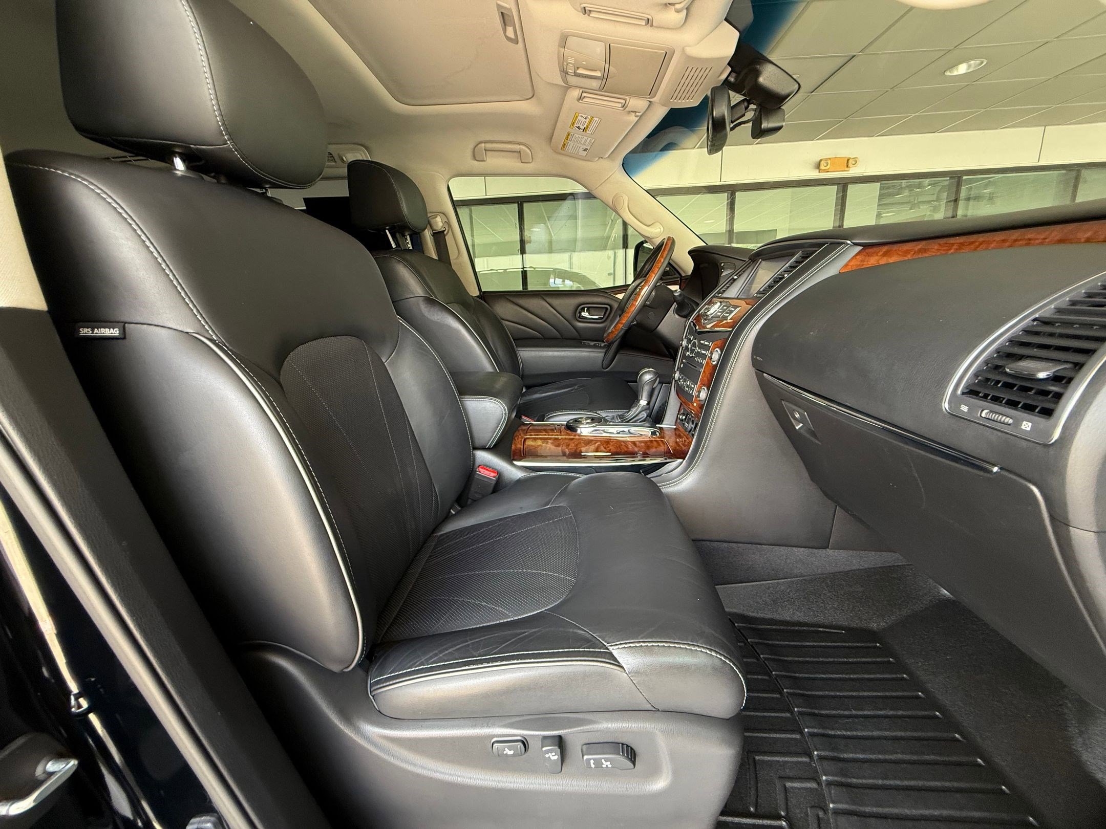 Used 2015 INFINITI QX80 2WD w/ Deluxe Technology Package image 33