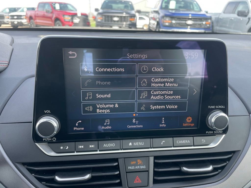 Used 2024 Nissan Altima 2.5 SR FWD image 17