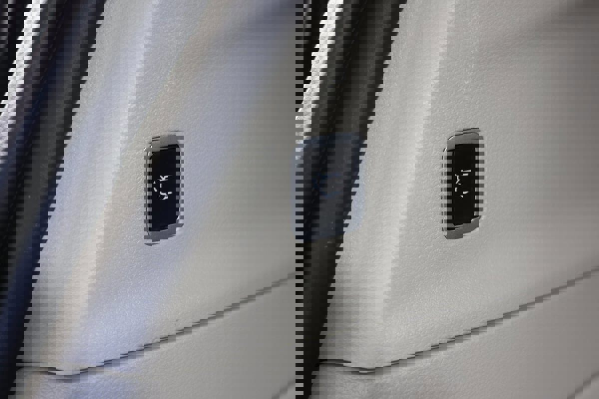 Used 2019 Chrysler Pacifica Limited image 34