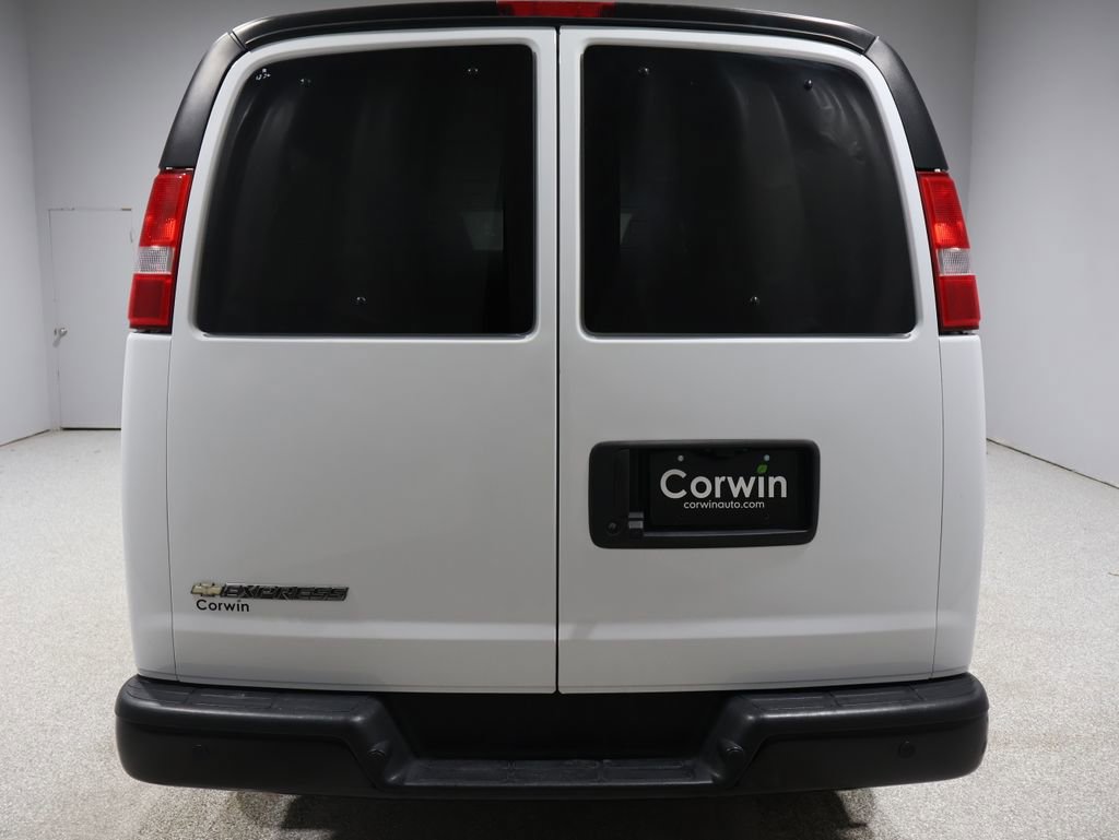 Used 2023 Chevrolet Express 3500 LS image 3