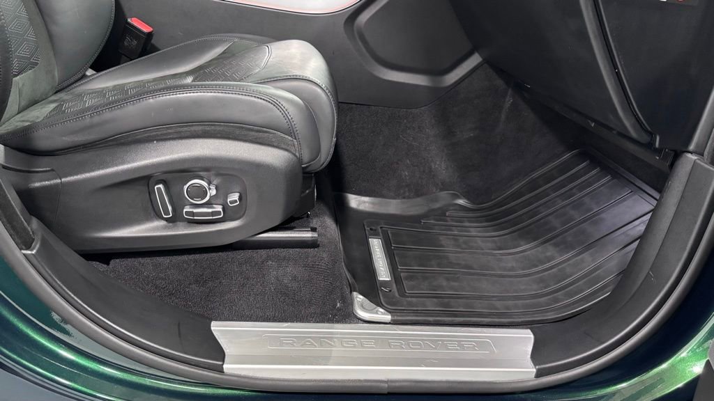 Used 2019 Land Rover Range Rover Sport SVR image 18