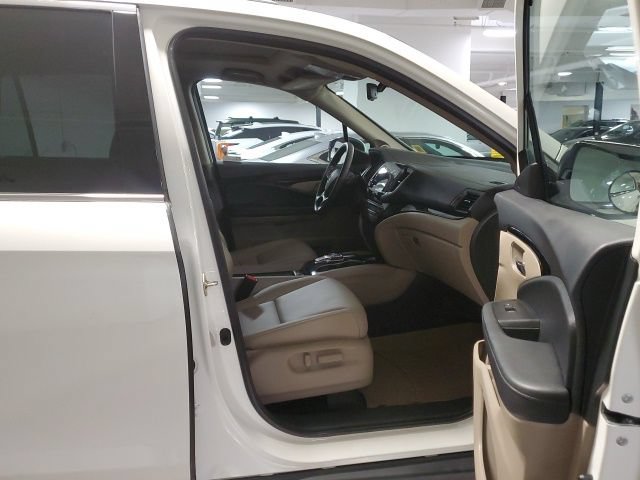 Used 2019 Honda Pilot Touring image 27