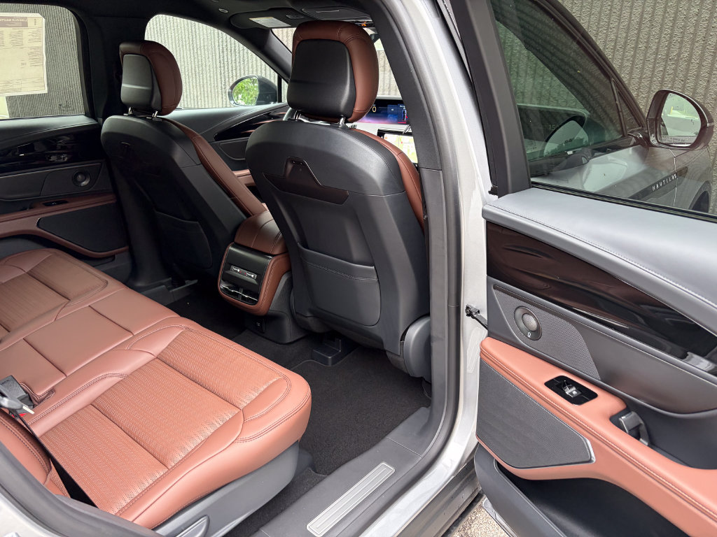 New 2026 Lincoln Nautilus Reserve w/ Jet Appearance Package AWD/4WD image 24