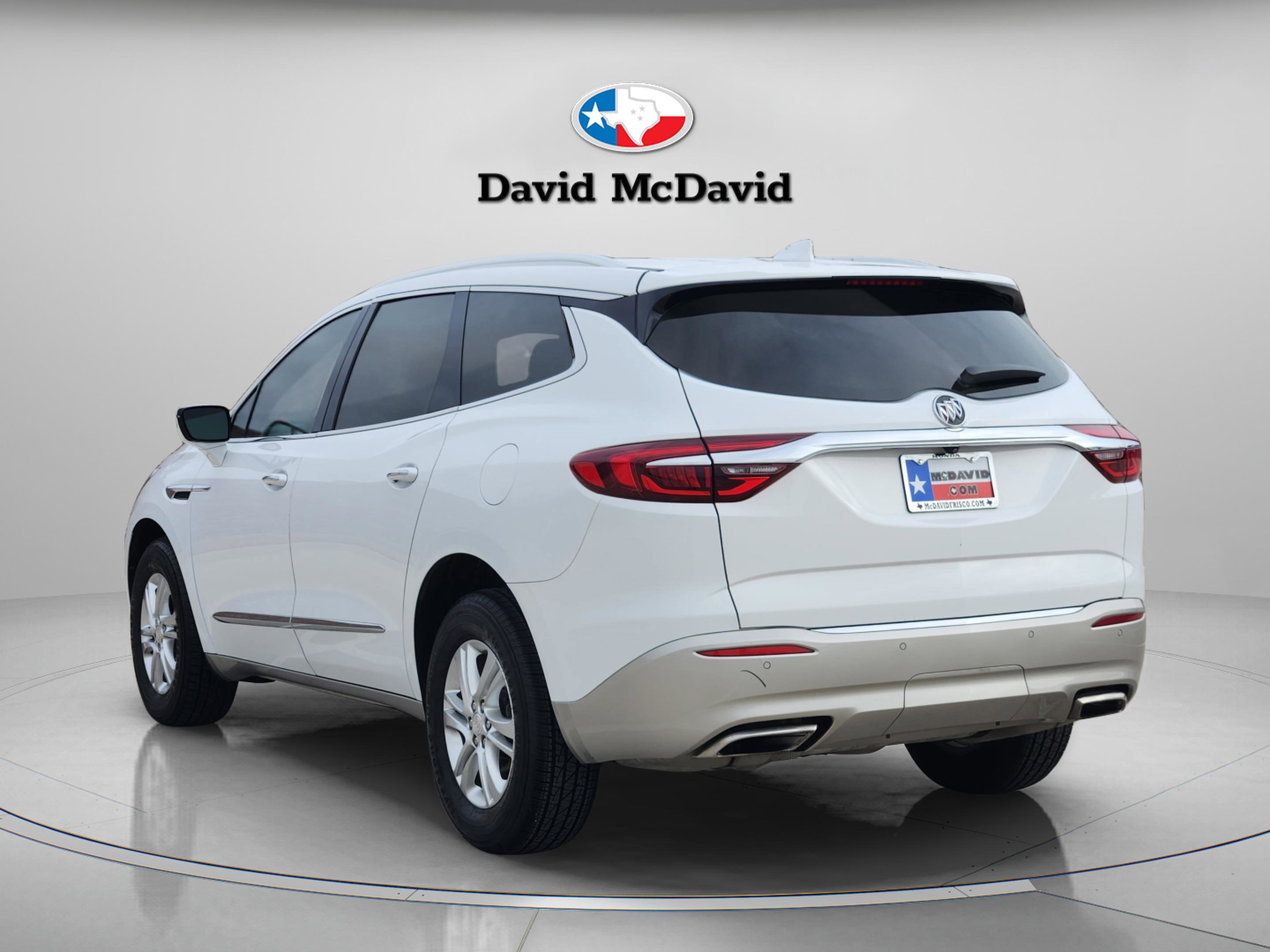 Used 2021 Buick Enclave Essence image 4