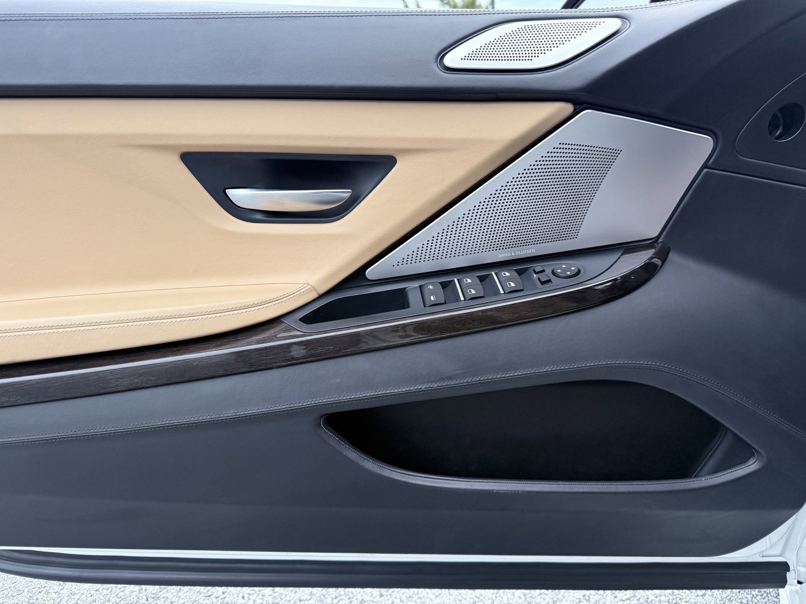 Used 2013 BMW M6 Convertible image 41