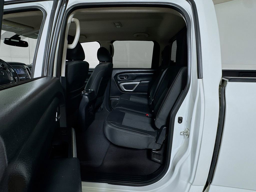 Used 2017 Nissan Titan SV RWD image 22