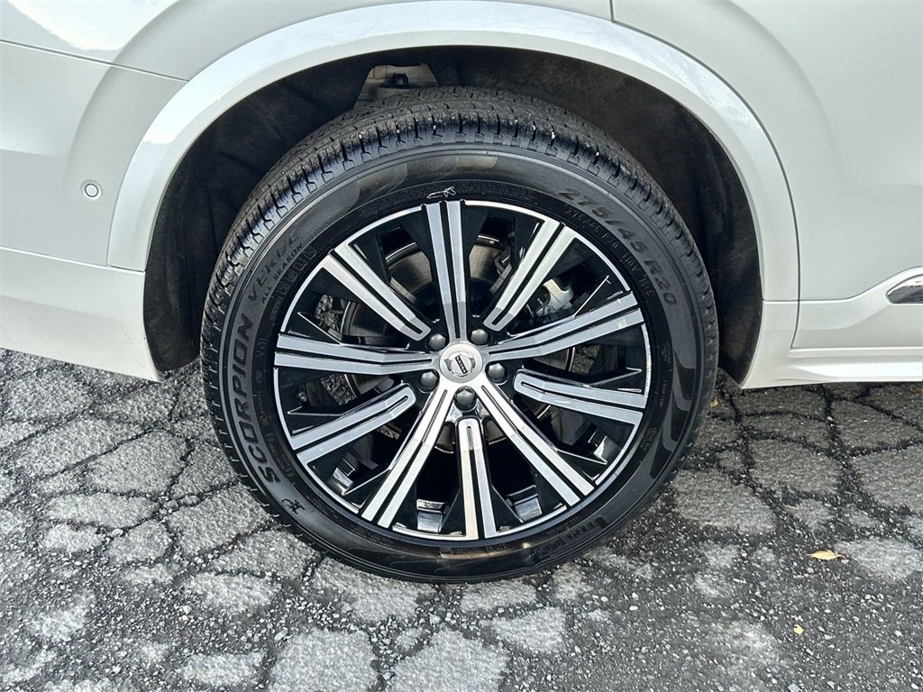 Certified 2024 Volvo XC90 B5 Plus w/ Protection Package Premier image 12