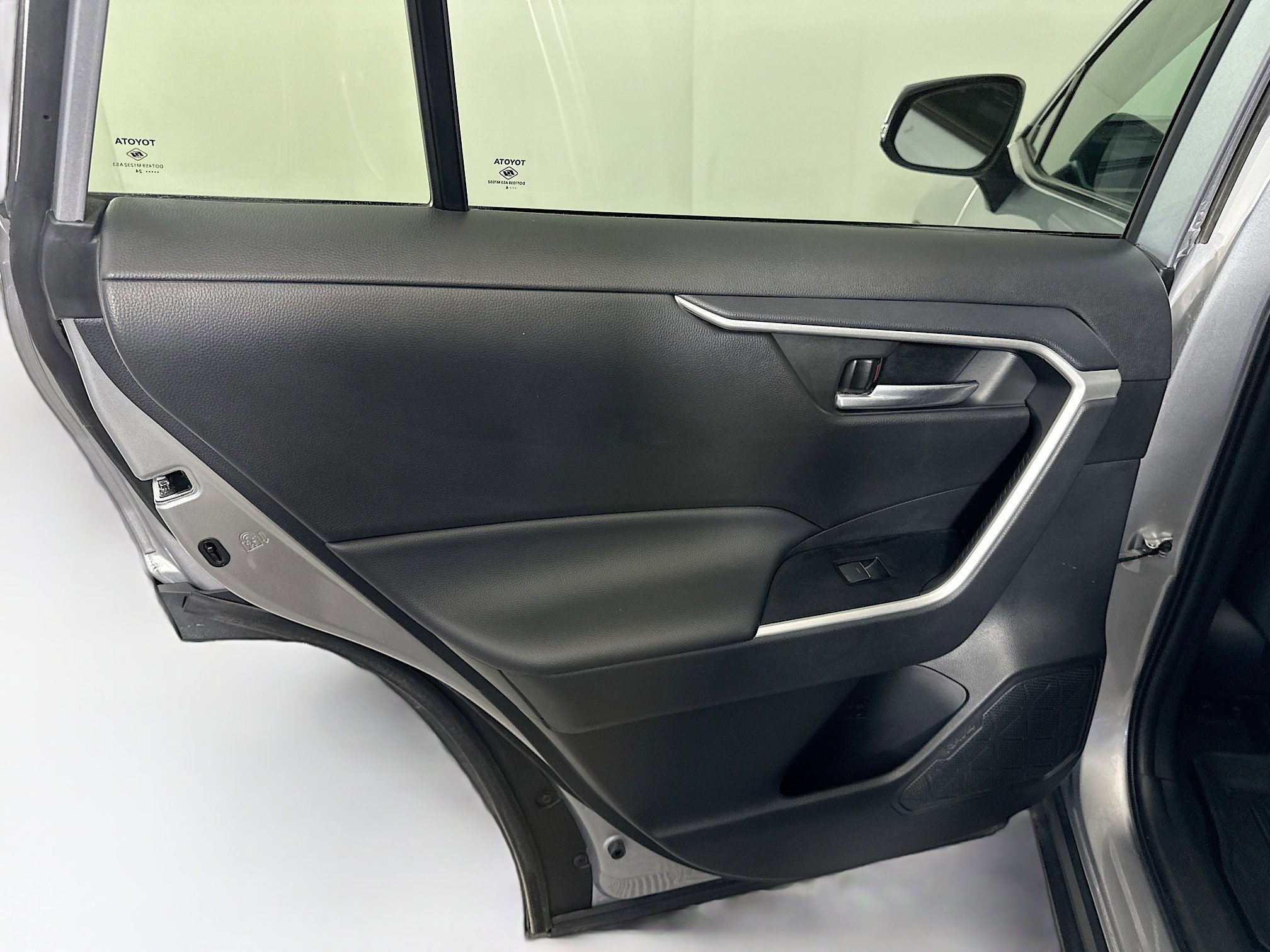 Used 2024 Toyota RAV4 XLE image 27