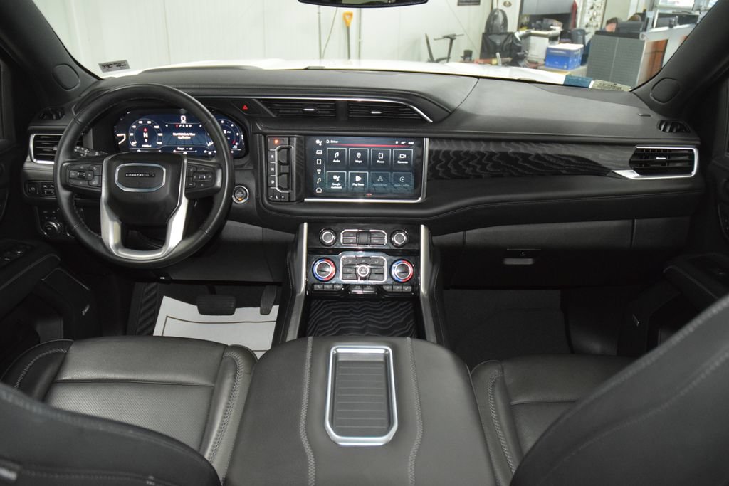 Used 2024 GMC Yukon XL Denali AWD/4WD image 33