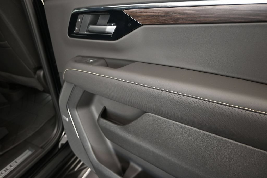 New 2026 Chevrolet Suburban Premier RWD image 22
