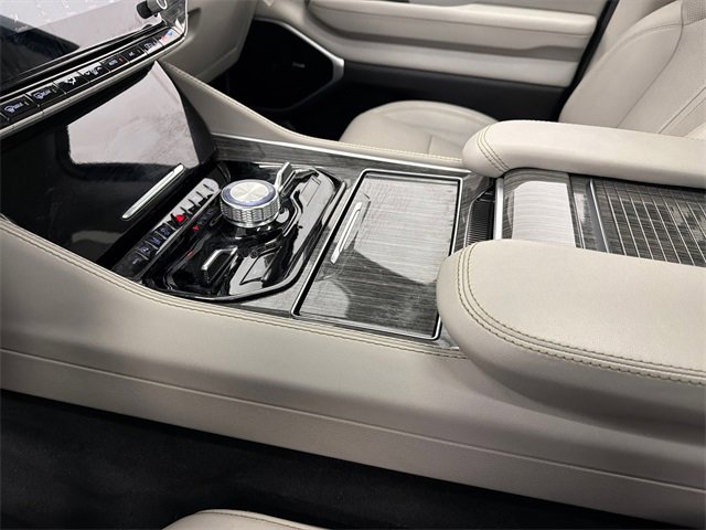 Used 2022 Jeep Wagoneer Series III w/ Premium Group I image 35