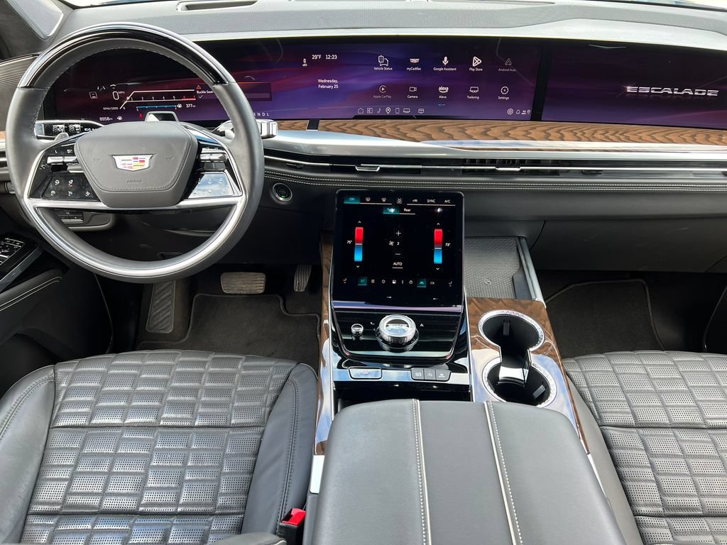 Certified 2025 Cadillac Escalade Sport Platinum w/ LPO, Floor Liner Package AWD/4WD image 2