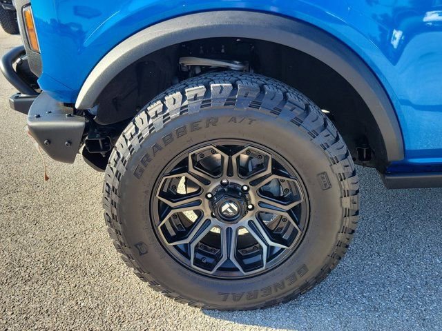 Certified 2022 Ford Bronco Black Diamond image 8