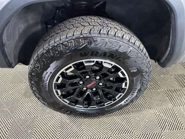 Used 2026 GMC Canyon AT4 w/ Technology Plus Package AWD/4WD image 10