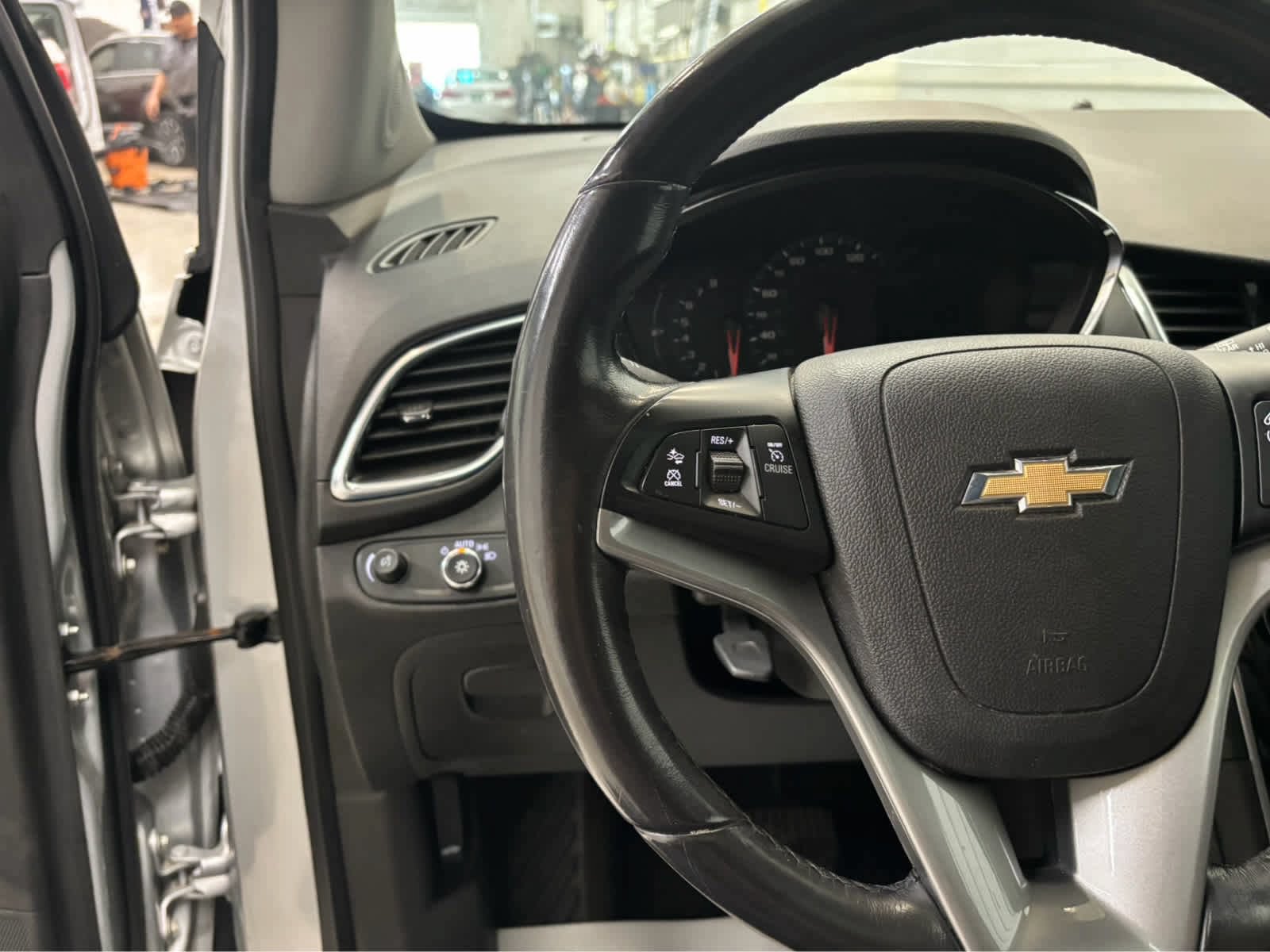 Used 2020 Chevrolet Trax Premier AWD/4WD image 14