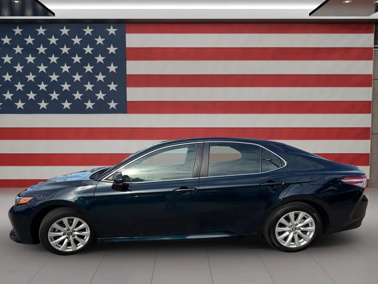 Used 2019 Toyota Camry LE FWD image 4