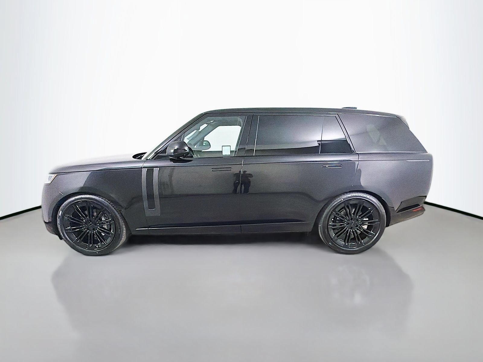 New 2026 Land Rover Range Rover Long Wheelbase SE AWD/4WD image 2