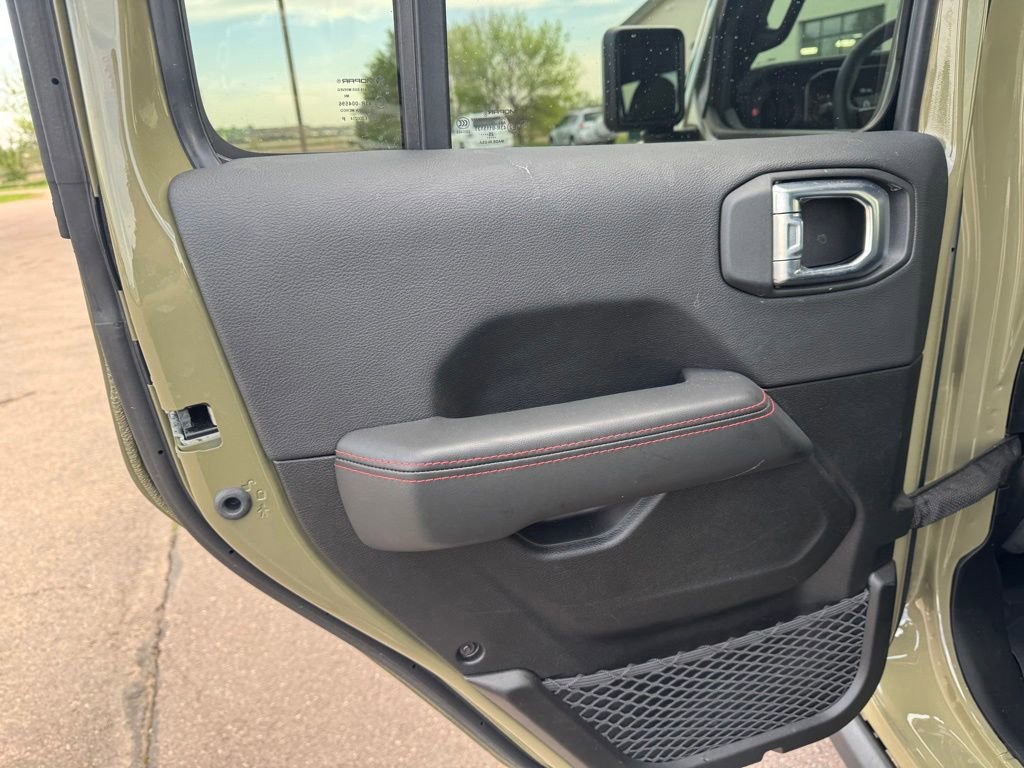 Used 2026 Jeep Wrangler Unlimited Rubicon AWD/4WD image 17