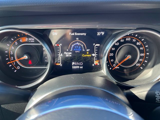 Used 2022 Jeep Wrangler Unlimited Sahara AWD/4WD image 31