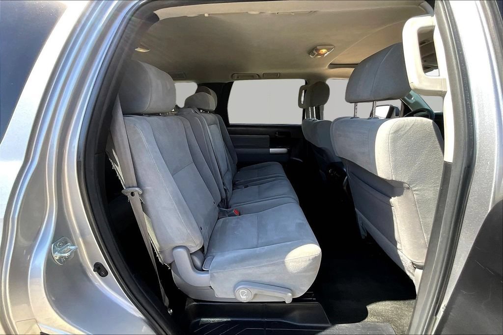 Used 2018 Toyota Sequoia SR5 RWD image 23