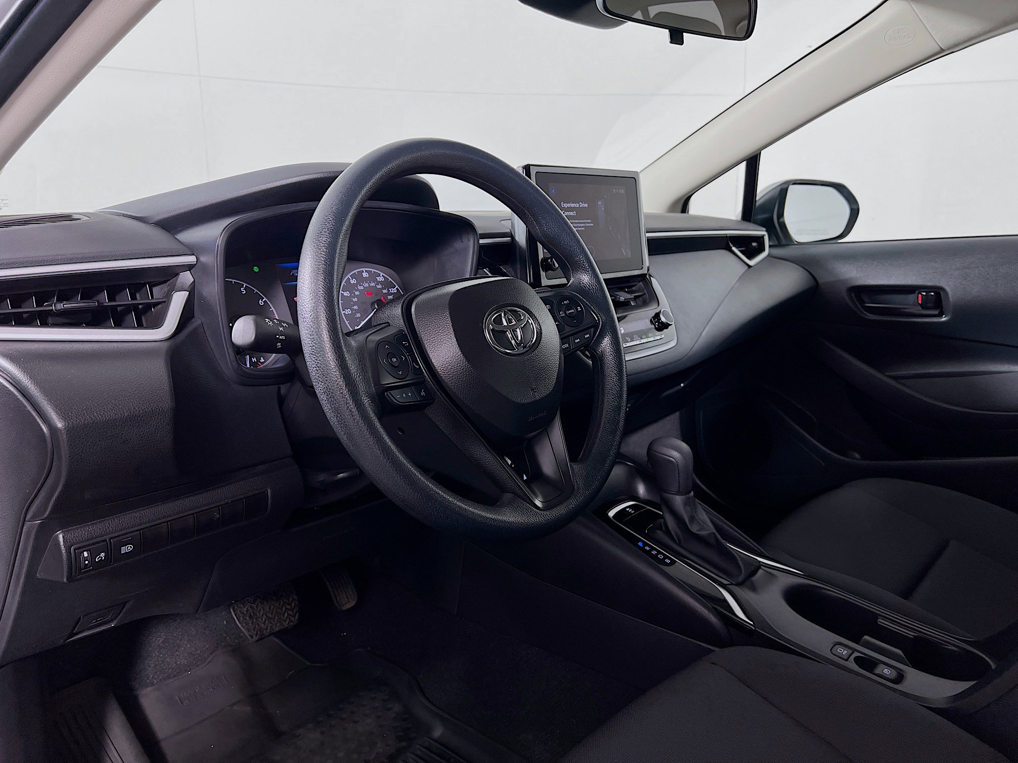Certified 2025 Toyota Corolla LE image 9