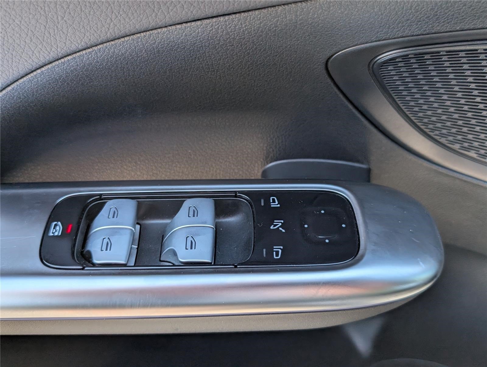 Used 2023 Mercedes-Benz C 300 4MATIC Sedan image 19
