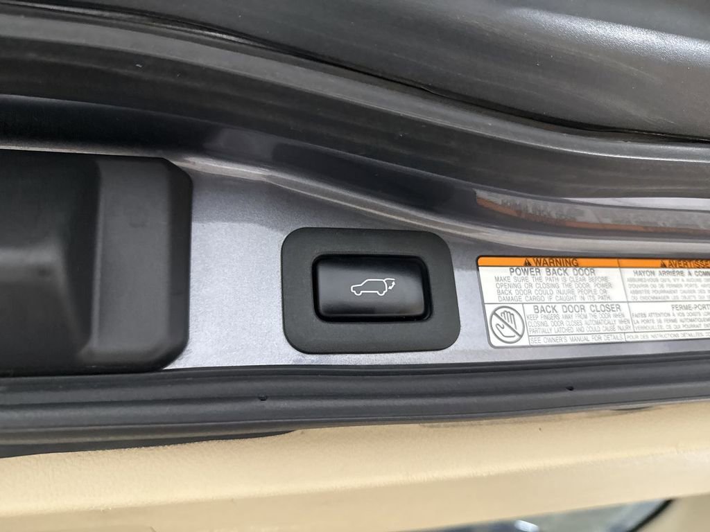 Used 2017 Lexus LX 570 4WD w/ Luxury Package image 30