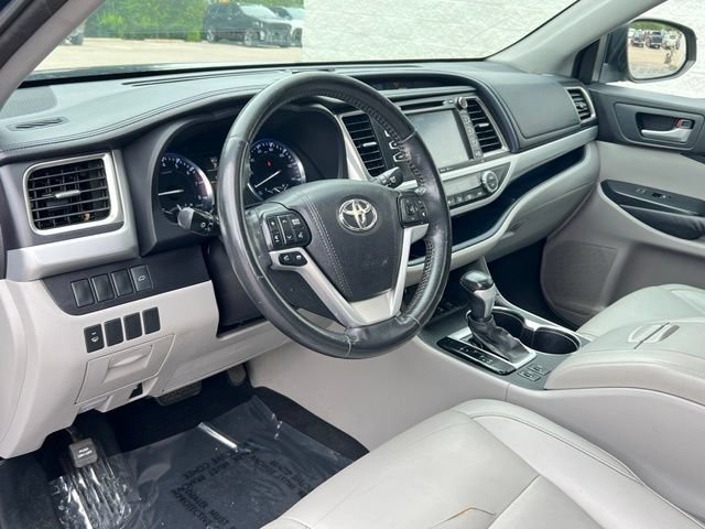 Used 2015 Toyota Highlander XLE AWD/4WD image 20