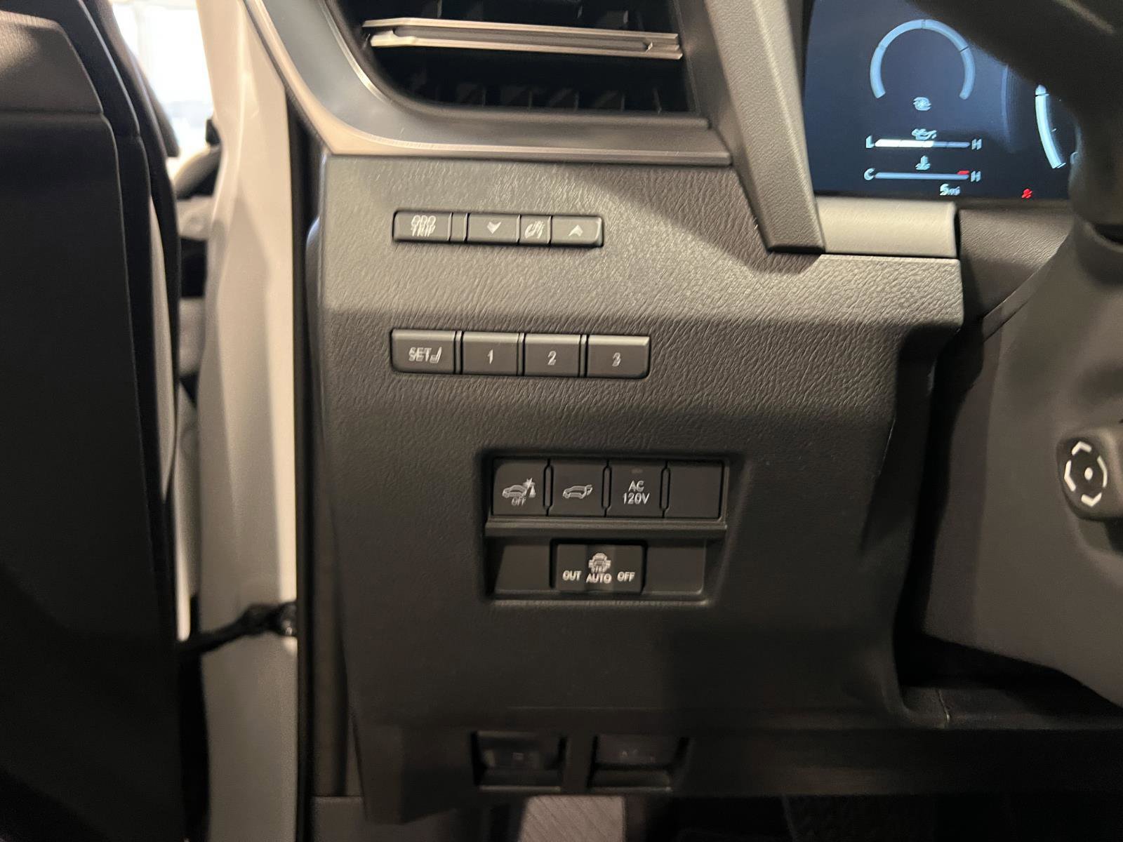 Used 2026 Lexus GX 550 w/ Cold Area Package image 15