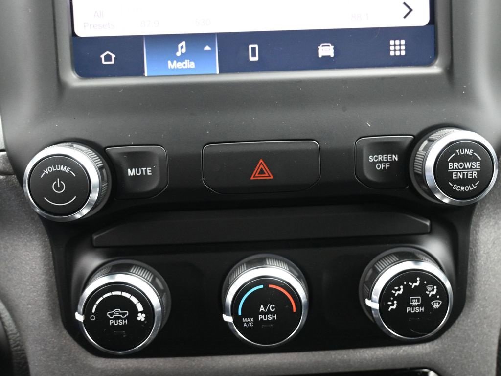 Used 2024 RAM 2500 Tradesman w/ Chrome Appearance Group image 24