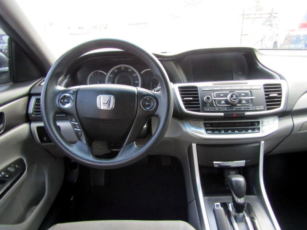 Used 2013 Honda Accord LX image 14