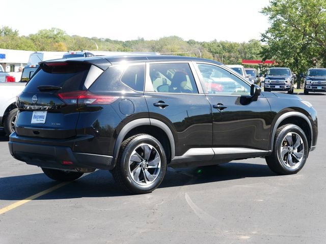 Used 2024 Nissan Rogue SV image 4