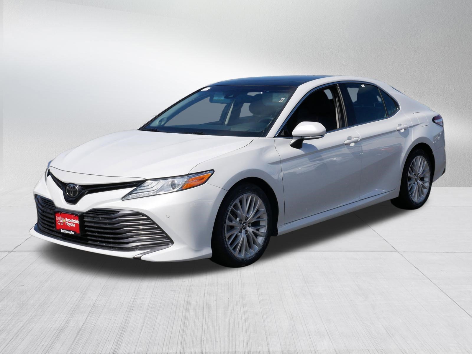 Used 2018 Toyota Camry XLE w/ Protection Package (Q2) FWD image 3